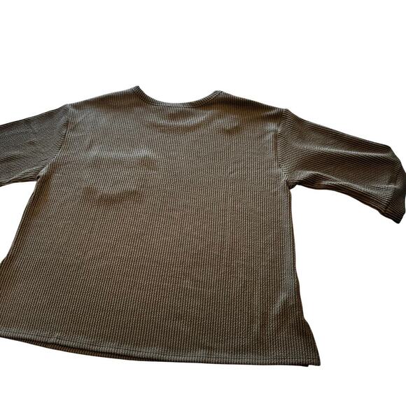 Andree By Unit Over Sized All Day Appeal Top Medium Sage Olive front Pocket - Picture 10 of 12